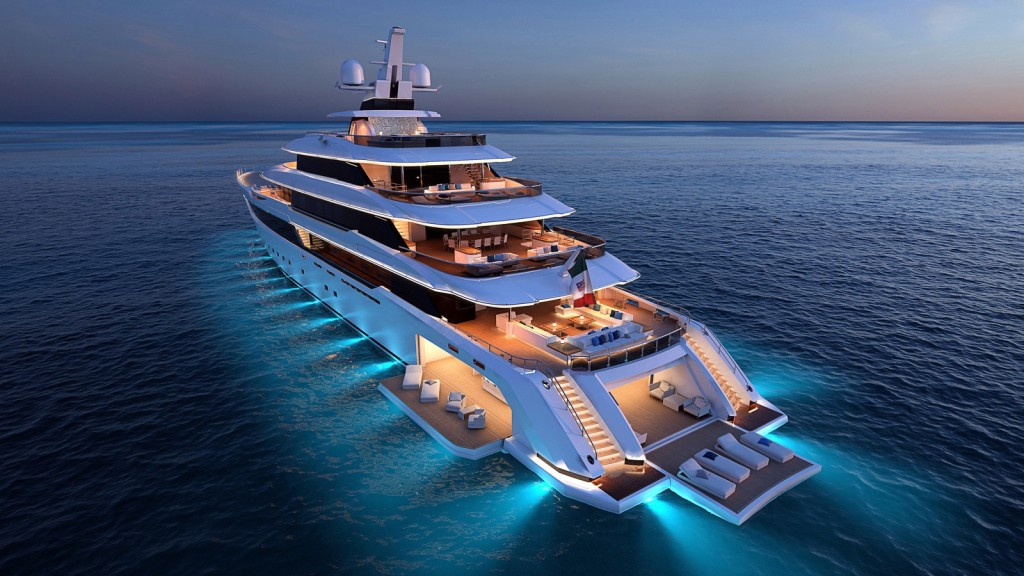 LUXURY YACHT